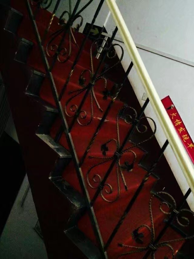 鐵藝配件批發(fā)|鐵藝材料廠家|鐵藝加工設(shè)備機(jī)械廠家 鐵藝配件批發(fā)|鐵藝材料廠家|鐵藝加工設(shè)備機(jī)械廠家